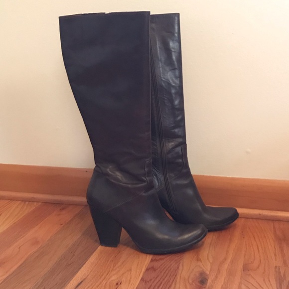 Bentley Shoes - Gorgeous Italian leather heeled boots - dark brown